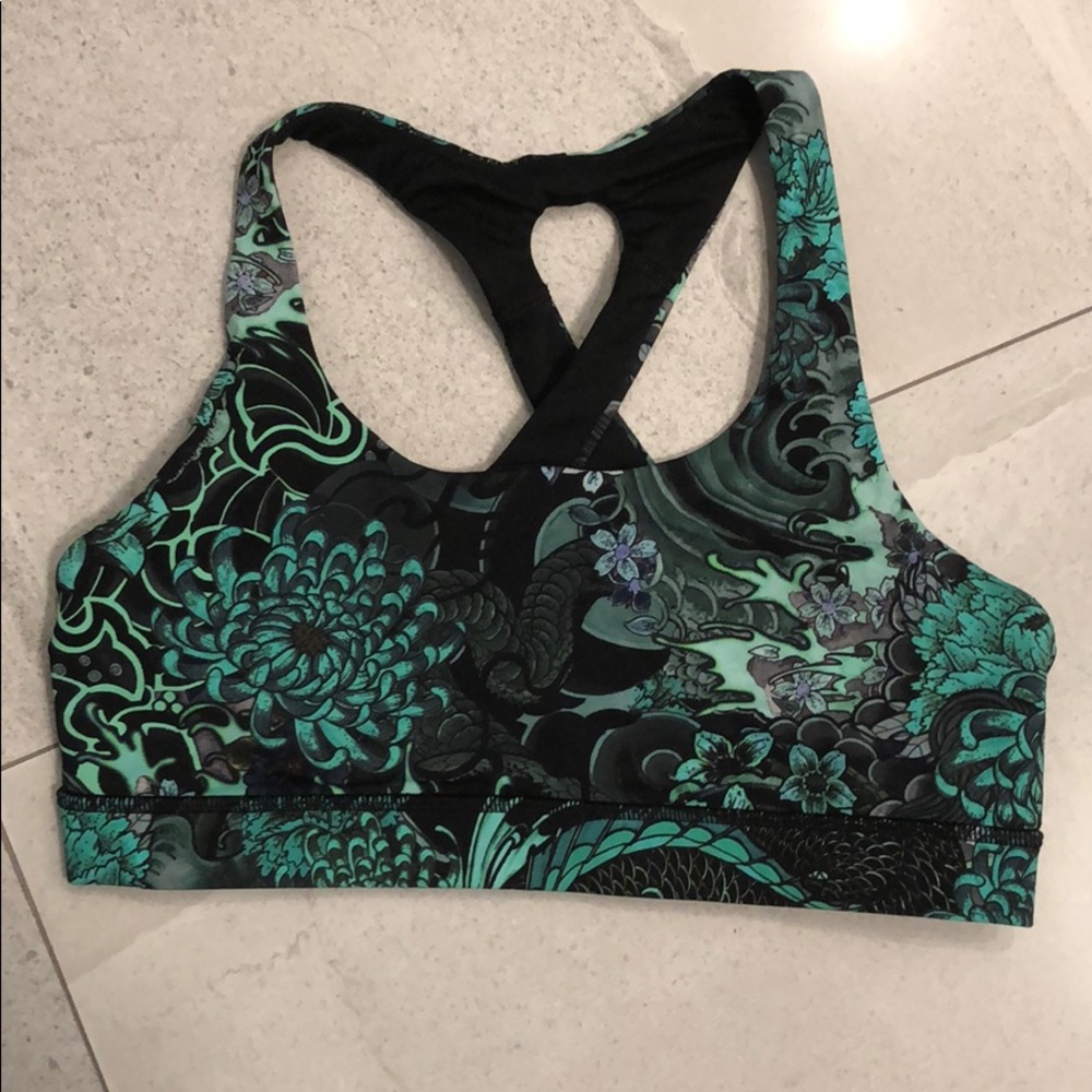 Lululemon Sports Bra size 8 - like new condition